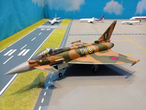Hobby Master:HA6607 1:72 Eurofighter ZK349 RAF 2015 (full loaded version) [Width 16 Length 21 Height