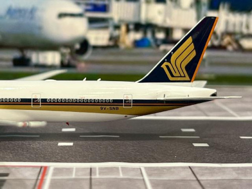 Phoenix 1:400 Singapore Airlines B777-300ER 9V-SNB P4631 4