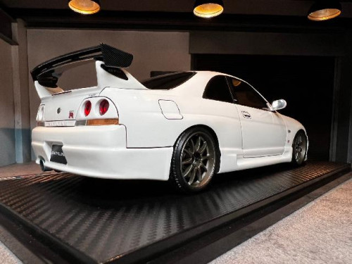 Ignition [IG2781] 1:18 Nissan Skyline GT-R (BCNR33) White [Width 10 Length 27 Height 7 cms] 3