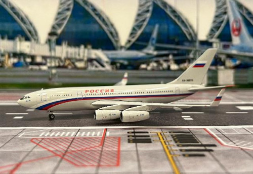 Phoenix 1:400 Rossiya SLO IL-96-300 RA-96023 PH12054 [Width 15 Length 13.5 Height 4 cm] 1