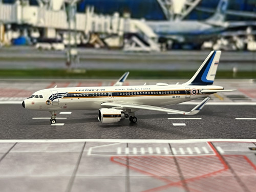 PH1686 1:400 Royal Thai Air Force A320 HS-TYW [Width 9 Length 9.5 Height 3 cm] 1