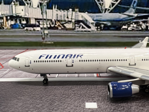 Phoenix PH1923 1:400 Finnair MD-11 OH-LGG 4