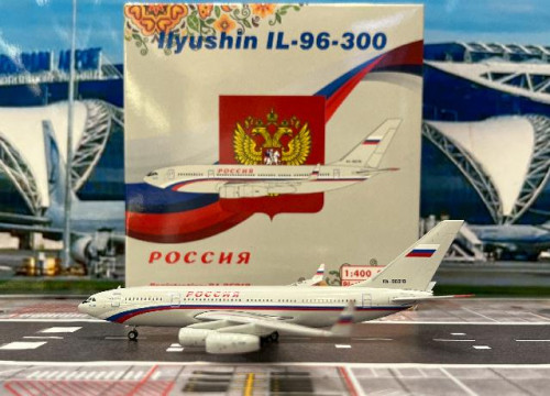 Phoenix 1:400 Rossiya SLO IL-96-300 RA-96018 PH12053 [Width 15 Length 13.5 Height 4 cm]