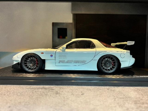 Ignition Model 1:18 Mazda RX-7 (FD3S) RE Amemiya White IG2232 4