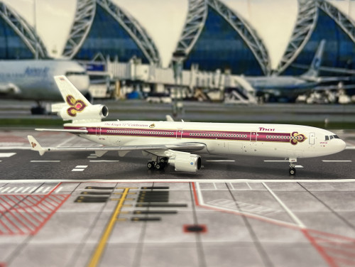 Phoenix 1:400 Thai MD-11 HS-TMG w/King 72nd PH1757 [Width 12 Length 15 Height 4.5 cm] 2
