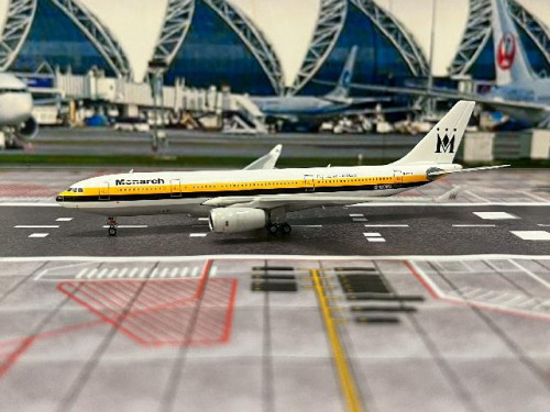 Phoenix 1:400 Monarch A330-200 G-EOMA PH1963 1