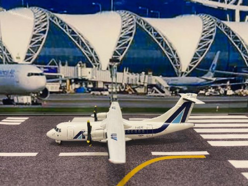 Herpa Wings 1:200 ATI Italiani ATR-42-300 I-ATRF HW572668 [Width 12.5 Length 11.5 Height 3.5 cm] 2
