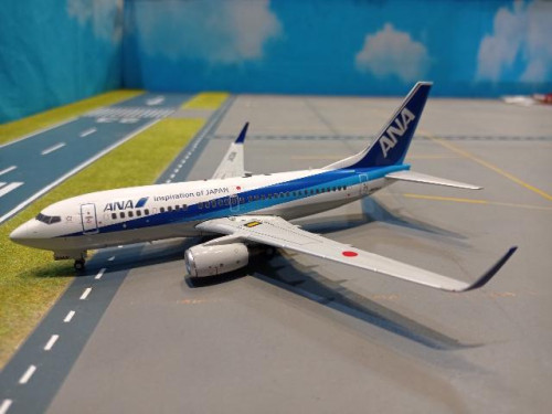 JCWings [EW2737005] 1:18 ANA 737-700 JA03AN [Width 18 Length 17 Height 6 cms]