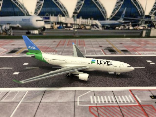 Herpa Wings 1:500 Level A330-200 EC-MOU HW537254 [Width 12