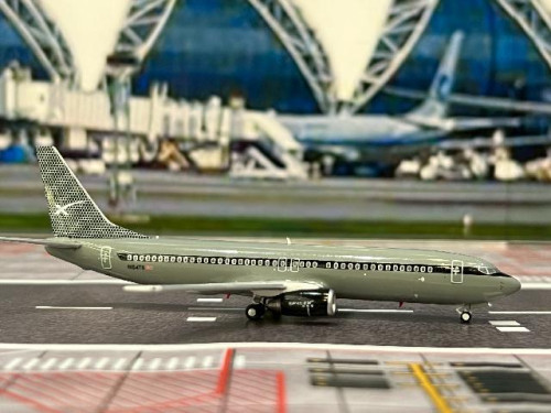 Panda 1:400 SpaceX B737-800 N154TS 62512 [Width 9 Length 9.5 Height 2.5 cm] 2