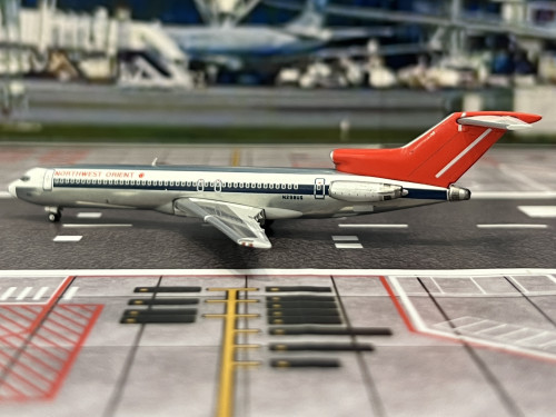 Gemini Jets 1:400 Northwest Orient B727-200 Adv. N298US [80s “thermometer” & polished] GJ2354 3
