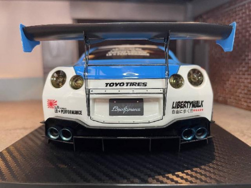 Ignition [IG2344] 1:18 LB Work GT-R R35 Ty2 Wht/Blu [Width 10 Length 25 Height 7 cms] 7