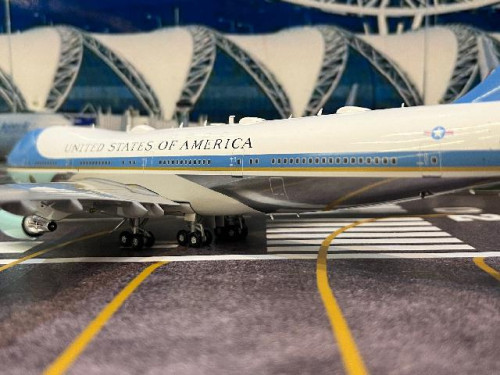 Inflight 1:200 USAF VC-25A #28000t IFVC25A1126P [Width 30 Length 35 Height 10 cm] 8