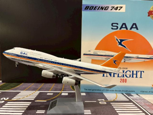  Inflight 1:200 South African 747-444 ZS-SAW IF744SA0524P [Width 30 Length 35 Height 6 cms]