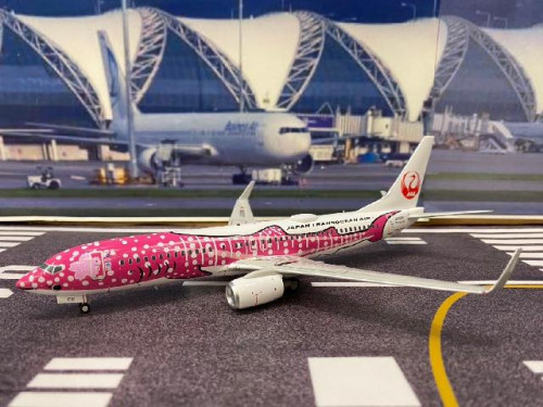 JFox JF7378041 1:200 Japan Transocean Air JTA (Sakura Jinbei) B737-8Q3 JA06RK