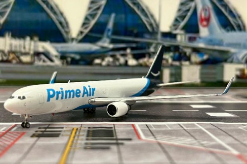 Phoenix 1:400 Amazon Prime B767-300ER C-GAZI P4674 [Width 12 Length 13.5 Height 3.5 cm] 7