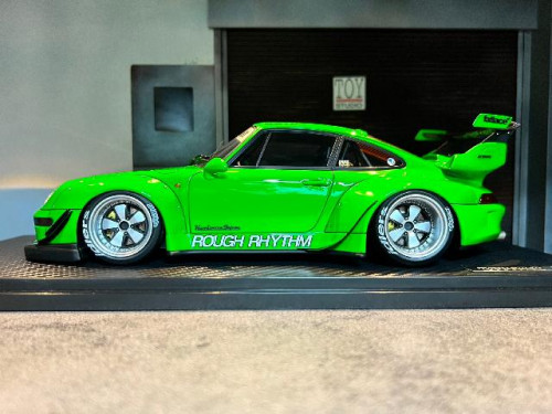 Ignition: IG1953 1:18 RWB 993 Gre IG1953 [Width 10 Length 24 Height 7 cms] 4