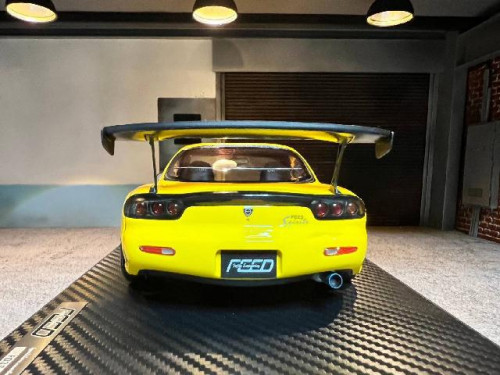Ignition: IG2043 1:18 Feed RX-7 (FD3S) Yellow [Width 10 Length 25 Height 7 cms] 7
