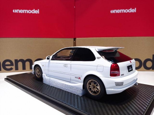 One Model: 16B08-02 1:18 Civic EG6 Spoon Sil [Width 10 Length 24 Height 7 cms] 3