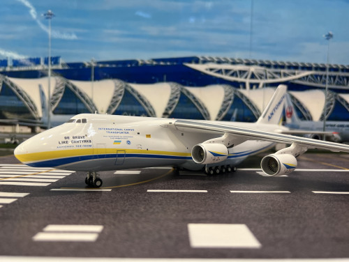 Gemini Jets 1:200 Antonov An-124-100M Russian UR-82088 G21082 1