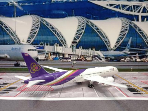 Phoenix PH1708 1:400 Thai 787-9 HS-TWB [Width 15 Length 15.5 Height 4.5 cms] 3