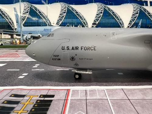 Gemini Jets 1:200 USAF C-5M Super Galaxy 87-0037 G21136 [Width 34 Length 36 Height 9.5 cm] 6