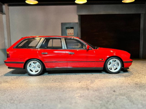 OT951 1:18 BMW E38 M5 Touring Red [Width 10 Length 25 Height 7 cms] 5