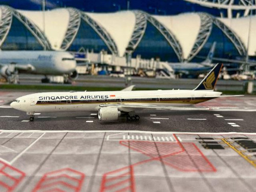 Phoenix 1:400 Singapore Airlines B777-300ER 9V-SNB P4631 1