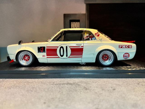 IG2661 1:18 LB-Works Hakosuka 2Door White/Red #01 [Width 10 Length 24 Height 7 cms] 4