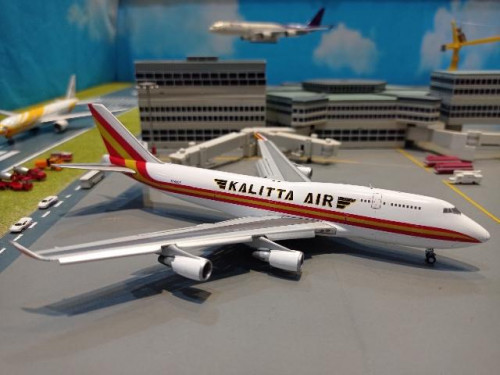 LH4234A 1:400 Kalitta 747-400BCF FD N742CK [Width 16 Length 16.5 Height 4.5 cms] 1