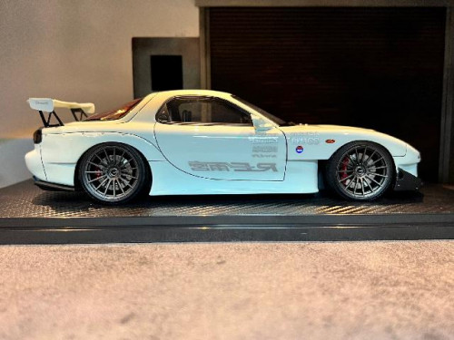 Ignition Model 1:18 Mazda RX-7 (FD3S) RE Amemiya White IG2232 5