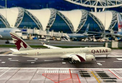 Gemini Jets 1:400 Qatar 1:400 777-9 A7-BKA GJ2278 [Width 16 Length 19.5 Height 4.5 cm] 4