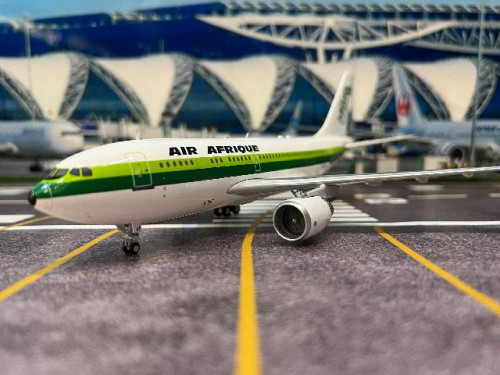 Inflight 1:400 Air Afrique A310-304 TU-TAF IF310RK0426 [Width 25 Length 28 Height 9 cm] 7
