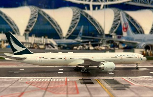 JC Wings 1:400 Cathay Pacific B777-300ER B-KQT XX4984 [Width 16 Length 18 Height 5 cm] 4