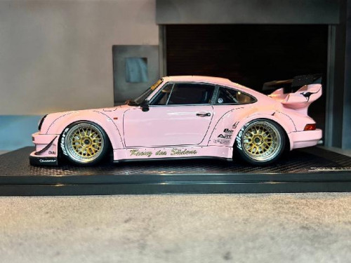 Ignition: IG2475 1:18 RWB 930 Pink [Width 10 Length 24 Height 7 cms] 4