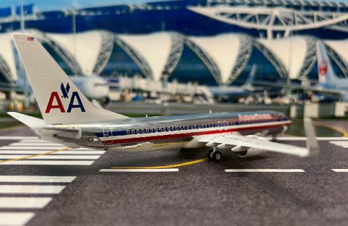 Inflight 1:200 American 737-823 N889NN IF738AA0825P [Width 18 Length 18.5 Height 6 cm] 4