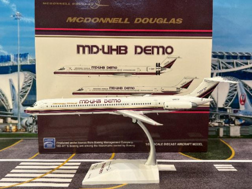  JCWings 1:200 House Color MD-81 N980DC XX20024 [Width 16 Length 22.5 Height 4.5 cms]