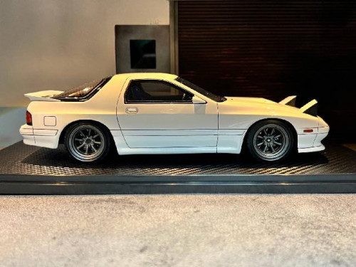 Ignition [IG2233] 1:18 Mazda Savanna RX-7 Infini (FC3S0) White [Width 10 Length 25 Height 7 cm] 5