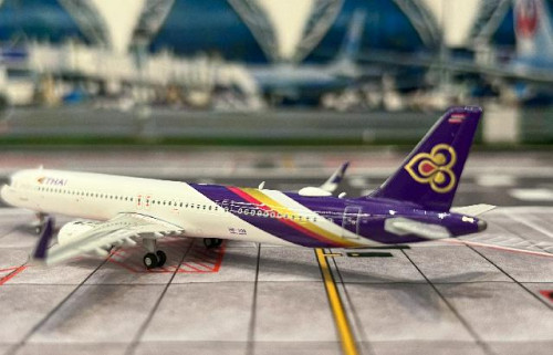 Phoenix 1:400 Thai A321neo HS-TOB PH12060 [Width 9 Length 11 Height 2.5 cm] 9