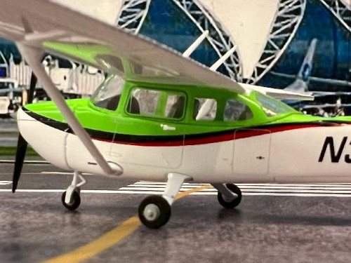 Gemini Jets 1:72 Cirrus Aviation Cessna 172S N393SP GG020 [Width 15 Length 12 Height 3.5 cm] 8
