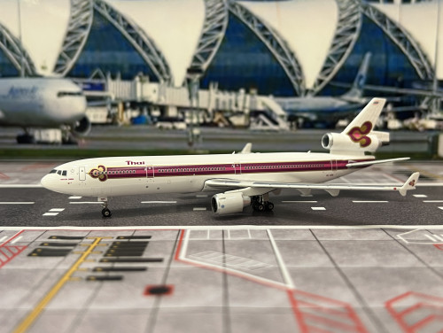 Phoenix 1:400 Thai MD-11 HS-TMG PH1758 [Width 12 Length 15 Height 4.5 cm] 1