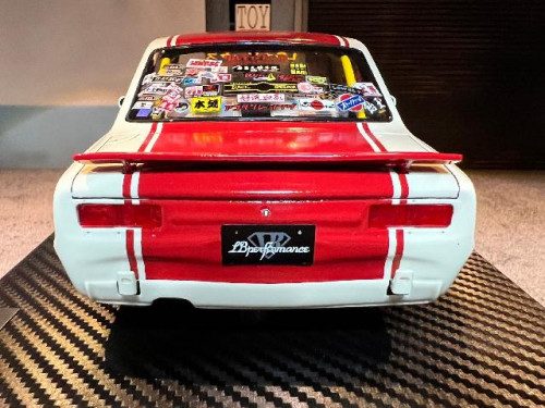 IG2661 1:18 LB-Works Hakosuka 2Door White/Red #01 [Width 10 Length 24 Height 7 cms] 7