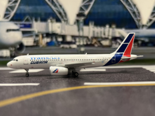 Phoenix 1:400 Cubana-Transaer A320-200 EI-TLJ PH1939 1