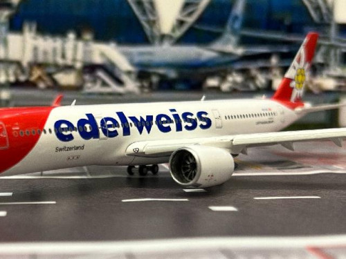 Gemini Jets 1:400 Edelweiss A350-900 HB-IHC Flap Down GJ2315F 6