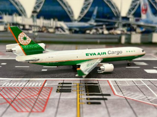 Phoenix 1:400 Eva Air Cargo MD-11 B-16106 PH12043 [Width 12 Length 15 Height 4.5 cm] 4