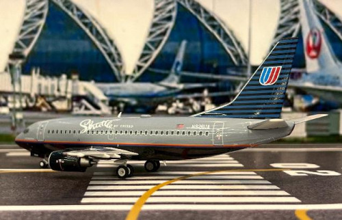 Inflight 1:200 Shuttle by United 737-522 N926UA IF735UA0824 [Width 14 Length 15.5 Height 4.5 cm] 3