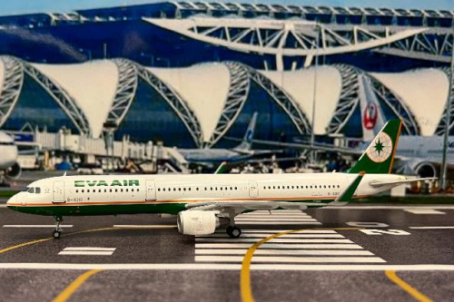 JCWings 1:200 EVA A321 B-16216 LH2095 [Width 17.5 Length 22 Height 6 cm] 1