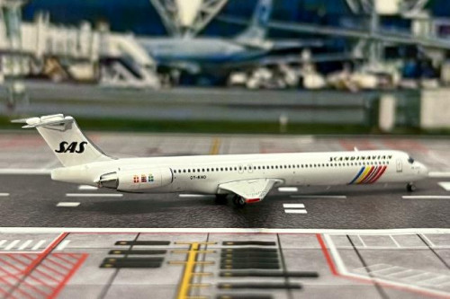 Phoenix 1:400 SAS MD-81 OY-KHO PH12055 [Width 8 Length 11.5 Height 2 cm] 4