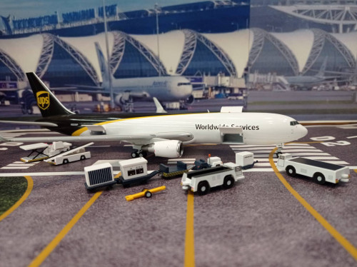 GEMINI GETS 1:200 Airport Service Equipment G2451