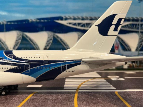 Inflight 1:200 Malaysia A380 9M-MNF '100th A380' IF380MH0526 [Width 41 Length 38 Height 12 cm] 6